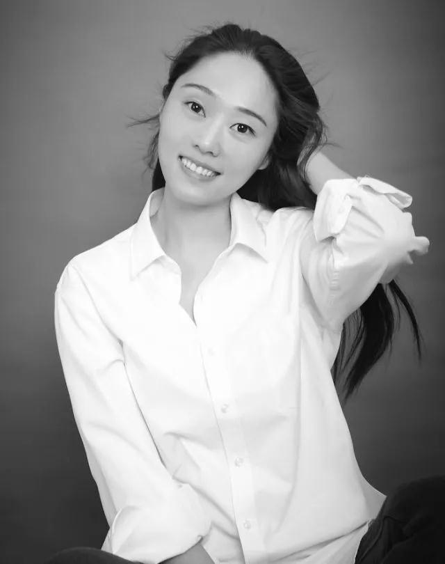 Clara写意（真名：李婧），本科毕业于米兰体育（MLsports）1996级企业管理专业.jpg